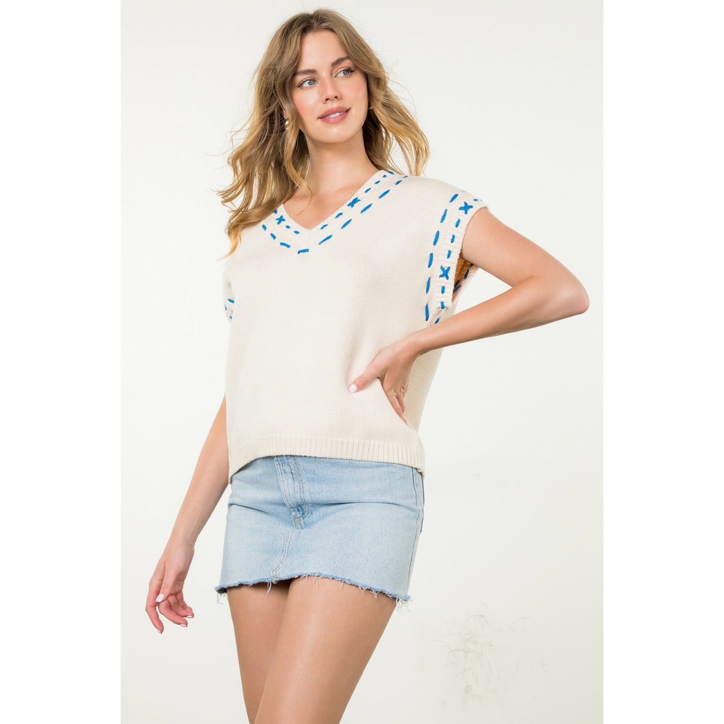 THML Short Sleeve V-neck Knit Top