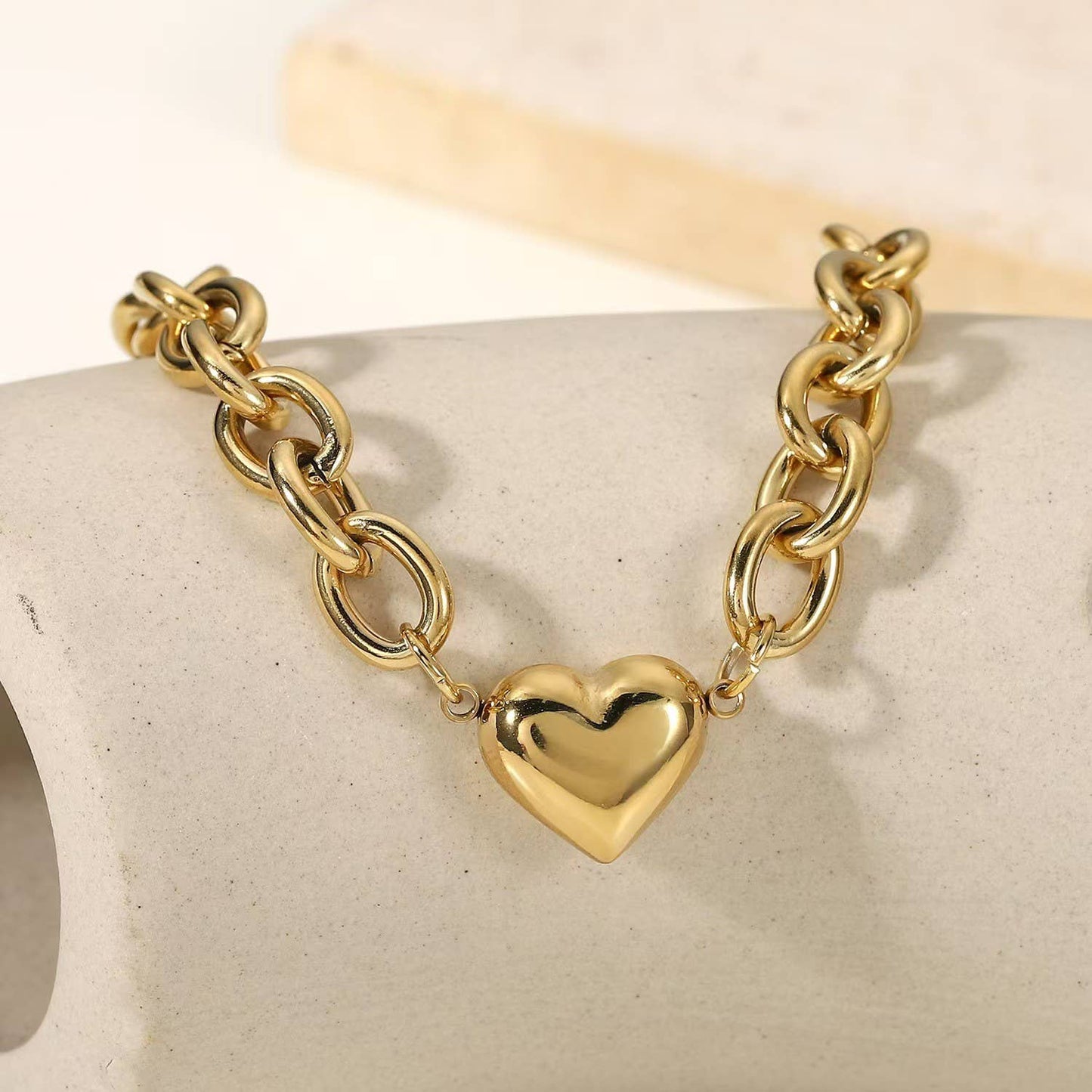 Chunky Heart Bracelet Gold